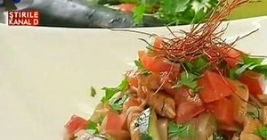 Reteta asiatica: tagliatelle din orez cu pui si legume