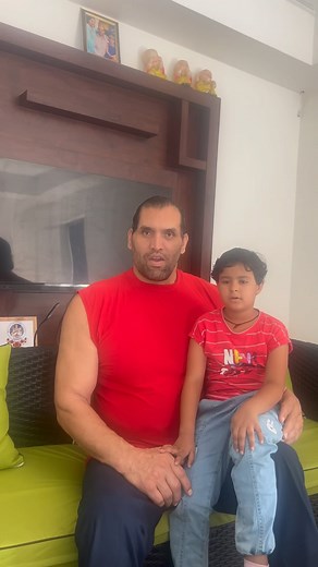 Had a great meeting with the The Great khali Very Supportive and helping Person @choprasienna #choprasienna #siennachopra #thegreatkhali #wwe #cwc #wwf #wrestling #wrestlemania #girl #child #viralreels #viral #trendingreels #trending #support #inspiration #motivation #kabaddi | Sienna Chopra