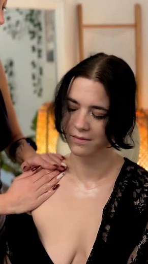 Watch as Lea's skilled hands ease tension from your neck and shoulders with gentle circular motions.
