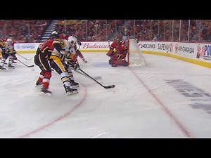 Sidney Crosby nets backhander from impossible angle