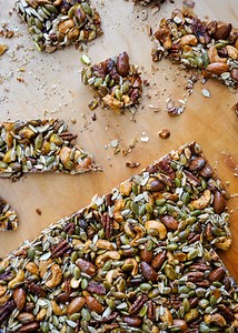 Packed with 5 types of California-grown seeds and nuts & loaded with flavor, these nut bars are an easy protein-packed snack. | California Grown