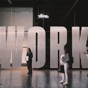 Parks, squares, cafés, libraries, hotel lobbies, trains – we are laying claim to public venues as a place in which to work. Does this affect the office in any way? And if so, how? Discover more at ‚WORK‘ in Hall 5.2 at Orgatec in Cologne. www.vitra.com/orgatec #vitra #projectvitra #WORK #orgatec #orgatec2018 | Vitra