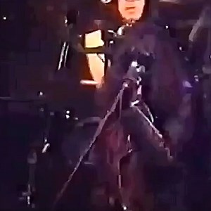 RAMONES - Blitzkrieg Bop | Ramones Forever