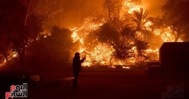 حرائق 2025.. أوروبا تحترق فى حلقة مفرغة مناخية بين الجفاف والانبعاثات.. إسبانيا والبرتغال الأكثر تضررًا.. الحرائق سببت انبعاث 38 مليون طن من الكربون.. والاقتصاد الأوروبى بين السياحة والزراعة فى مهب النيران - اليوم السابع