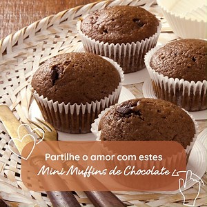 20K views · 139 reactions | O Dia dos Namorados está a chegar, já sabe o que vai fazer para a sua alma gémea? A nossa sugestão são estes mini muffins de chocolate. Ingredientes para 2 pessoas. 40g de chocolate negro 60g de ovos 50g de açúcar 16g farinha 36g de manteiga Conte-nos como ficaram!  | Hotpoint | Facebook