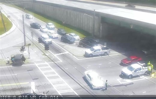 68K views · 109 reactions | Condado de Gwinnett: Accidente en el bulevar Jimmy Carter, en la intersección de la autopista 141 y el bulevar Peachtree Industrial. Se esperan retrasos en ambas direcciones en el bulevar Jimmy Carter. #ATLtraffic | Luis Estrada Telemundo Atlanta | Facebook