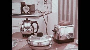 Años 1950: Los aparatos de cocina: video de stock (totalmente libre de regalías) 1105058457 | Shutterstock