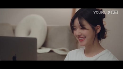 10K views · 995 reactions | 桑稚猛亲段嘉许哄他开心，他忍不住回吻她！ My bf can't help kissing me when I crazily kiss him again and again to coax him! #ZhaoLusi #ChenZheyuan #赵露思 #陈哲远 #HiddenLove #偷偷藏不住 #YOUKU #优酷 | 优酷Youku | Facebook