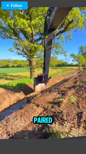 This excavator uses a wide ditching bucket paired with a full-rotation tiltrotator, allowing it to shape the canal from one fixed position.🏗️ .. #tiltrotator #ditching #canal #fblifestyle | Creative Corner