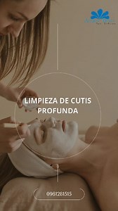 Renueva tu piel con nuestra Limpieza de Cutis Profunda 💆‍♀️ ✅ Elimina impurezas, células muertas y puntos negros para revelar una piel radiante y saludable 🥰 ¡Reserva tu sesión y rejuvenece tu piel! Whatsapp 0961281515 | Acqua Dolce Spa Urbano