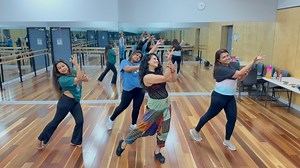 5.7K views · 154 reactions |  Sawaar Loon Sawaar Loon  Bollywood Dance for adults ( Beginner/ Intermediate) At 7.15pm Hallam Recreation Reserve. Melbourne Victoria Choreography by Shashila & Rishshan #dancevideo #bollywoodmovies #bollywoodstyle #sawaarloon #adultsdance #danceclasses | Dance & Fitness with Shashila Perera | Facebook