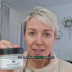 푫풓풚 풔풌풊풏? ✨ Experience MOISTUREBURST, our latest hydrating serum...