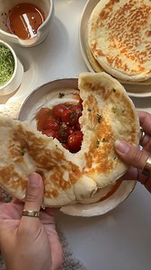 Homemade pita that's fluffier than store-bought and actually easy 🫓 This Greek pita bread recipe is a total game changer. Soft, fluffy, and perfect for scooping, dipping, or wrapping whatever you're craving. Plus I've included tons of delicious variations so you'll never run out of ideas. Once you make these you'll never go back to buying pita again. Trust me on this one 💯 Drop RECIPE below for the full recipe 👇 https://www.foodbymaria.com/fluffy-greek-pita-bread/ | Foodbymaria