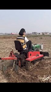 🔥🔥Phil Filter King caterpillar tractor🚜 Mini Crawler Tractor 🚜with Rotary Cultivator attachment for field preparing👍🏻18-25-35-38-40-45-50HP Crawler Tractor with Rotary Cultivator attachment for field preparing ➡High Efficiency = High Recovery.➡High Speed = Shorter working Time.➡Reliable Performance in Muddy Conditions.➡Cleaner Final Output.➡Lower fuel consumption.Convention Details:📍☎️09173065406📱#goodvibesreels #vegetables #knowledge #machine #agriculture #rice #MAGSASAKA #farming #Tool
