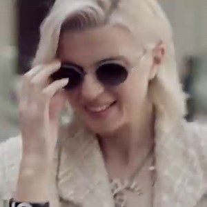 The House ambassadors and friends of the House were invited to the Grand Palais in Paris to discover the Fall-Winter 2019/20 Haute Couture collection. | CHANEL