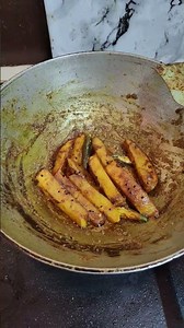 আলু বেগুন দিয়ে ফলি মাছের পাতলা‌ ঝোল 😋#everyonefollowers #bollywoodsongs #bollywood #tastyrecipe