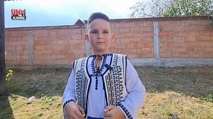 Răzvan Dincu a cucerit inimile spectatorilor Festivalului Zilele Culturale ale Comunei Nocrich Cum? Prin voce și dans 🎤interviu🎥 | Sibiul în Imagini