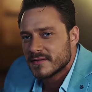 On the night of our ninth wedding anniversary,my husband,Michael...