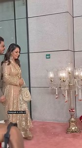 1.6M views · 10K reactions | Shahrukh Khan Apne wife se bahut jyada pyar karte hain #shahrukhkhan #GauriKhan #bollywood | Deepak K Info 2 | Facebook