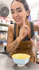 ¡Probando HACK para separar la yema! 🍳💥 . . . . . . . . . . #bakingday #bakery #cumpleaños #bakeryhacks #cakehack #birthday #cumpleaños #pasteles #cakeart #birthdaycake #pastelviral #pasteleria #pastel #cocahacks #cocacola #huevos #eggs #coke #yemas | Baking Day Channel