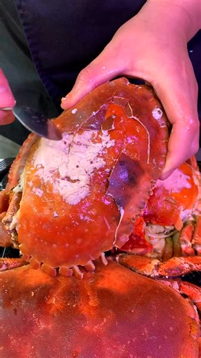 Freshly cooked crab—deliciousness packed in every bite!🦀✨ Who's hungry? 😋 #CrabLovers #SeafoodFeast | Leah Janaye