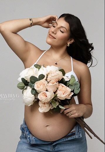 Pregnant Life: Creative Maternity Photoshoot Ideas