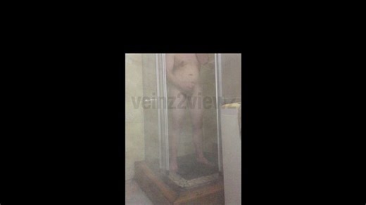 Zaparowana sesja Hot dłoni pod prysznicem