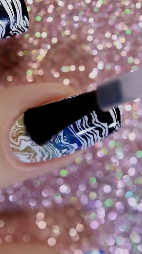 A beautiful gradient manicure 💙 #nails #nailart #nailtutorial | Sveta Sanders