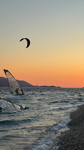 What you need more? 🤫 . . #windsurfing #croatia #croatiafulloflife #dalmatia #wingfoil #watersports | Surfi