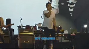 30K views · 579 reactions | ADABand - Manusia Bodoh (Live Fan Cam) Source Wit Channel #adaband #livemusic #manusiabodoh #Ponorogo #concerts #konser #musik | Indra Sinaga | Facebook