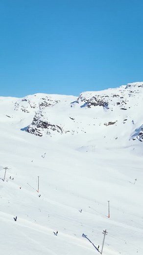 Winter is on its way - time to get excited! Visit Hardanger this winter and go skiing in one of Norway’s most snowrich areas 🎿❄️ Røldal mountain village is a true playground for speed-seekers, beginners, freeriders and families⛷️ Save this for your next winter getaway! Find out more at the link in bio 🏂 📍Røldal ski resort 📷 @visithardangerfjord #hardanger #hardangerfjord #røldal #røldalskisenter #mountainvillage | Visit Hardangerfjord