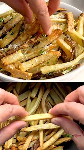 Craving irresistible Garlic French Fries? Try this easy Air Fryer recipe! They're low-oil, guilt-free, and ready in a flash. Don't miss the 5-minute Garlic Herb Parmesan seasoning—it's pure addiction! You're in for a treat you'll absolutely adore! 🍟🧄😍 #AirFryerMagic #deliciousfries 🔗https://www.chefdehome.com/recipes/978/french-fries-air-fryer | Chefdehome.com