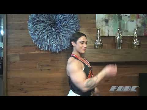 Insane Muscle! Female Bodybuilder Posing 2 Weeks Out