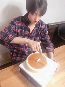 1.6K views · 226 reactions | Haruto celebrates his birthday 拾拾. You all see his smile and his brothers' voice. #루토야_행복한하루_보내 #CharmingLowToneHarutoDay Watanabe Yuu | YG Facts | Facebook