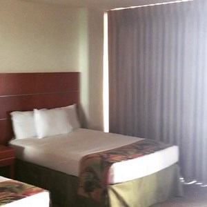 A comfy room at the Pearl Hotel Waikiki is only one click away! Learn more at Pearlhotelwaikiki.com 酪 . . . #pearlhotelwaikiki #waikiki #lethawaiihappen #vacation #honolulu #hawaii | Pearl Hotel Waikiki | Facebook