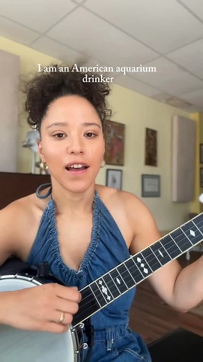 This is such a Chicago song to me! I love this 2002 album (Yankee Hotel Foxtrot) so fucking much. A desert island record for sure. Big ups to all the @wilco/@jefftweedy fans out here. Has anyone seen the documentary of the making of this album? It’s frankly insane 😵‍💫 As usual drop any requests for songs you want me to cover! 🎵 Wilco - I Am Trying to Break Your Heart | Kaia Kater