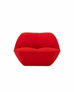 32 reactions | Kisses come in a large variety—there's the 'hello' kiss, goodbye kiss, the first kiss, the 'I love you' kiss, the friendly kiss, and... the Kisss Lounge Chair. Discover this brand-new design by Marcel Wanders https://www.moooi.com/product/kisss-lounge-chair #moooi #alifeextraordinary #interiordesign #design #lifestyle #lighting #furniture #kisssloungechair #kissschair #kiss #gimmeakisss #marcelwanders #newdesign | Moooi | Facebook
