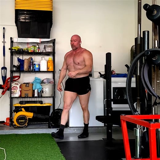 Pullovers For Old School Bodybuilder Aesthetics! I’m a 48-year-old athlete with decades of lifting & coaching experience! DM me for coaching! #bodybuilding #dadbod #fitness #powerlifting | Jason Blaha