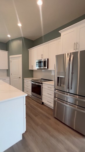 1.1K views | Walk through 702 Cirrus with us 李 Want to tour this beautiful MOVE IN READY home in person? Message is to schedule a showing!  Listing Agent ⬇️Emaly Baehr李 (512)771-7520Emaly@AbsoluteCharm.com | Absolute Charm Real Estate Group | Facebook