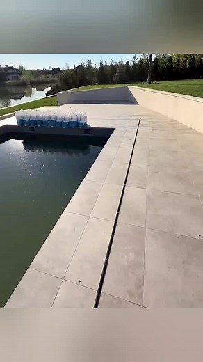 How to Clean the Dirtiest Pool Quickly and Safely