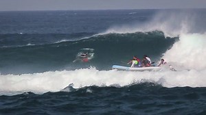 Check out this clip of Dave Kalama and buddies piling on the new Imagine Surf Invader and hitting the waves. The crazy part is they are actually able to perform a bottom turn! | Session Mag