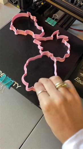 Music to my ears🎶 recipes, guides, DIY kits and supplies linked in my bio #cookiedecorating #3dprinting #cookiecutters #oddlysatisfying #asmr #BVIRAL | How We Bake