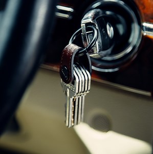 5M views · 14K reactions | Your keys are dirtier than your phone… let that sink in 濫 At least make them look good with KeySmart Mini. #KeySmartMini #EverydayCarryUSA #MinimalistGear #LifeHack #MadeInUSA | KeySmart | Facebook