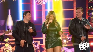 7.4K views · 358 reactions | "Vai lá em casa hoje, bebe umas comigo (bom demais)...Saudade de ontem, de você beijando pra baixo do meu umbigo..."  | Rádio 88.7 Fm | Facebook