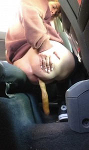 Brazilian Babe Shits in a live U-ber