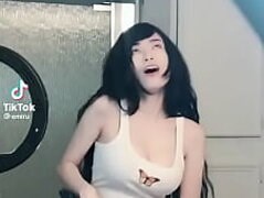 Emiru sexy