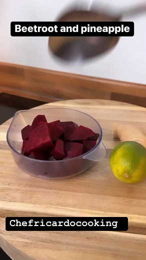 Mix beetroot and pineapple, ginger and lime drink it before you go to bed or first thing in the morning guarantee 100% effective Ingredient Ginger Lemon, lime, or lemon Pineapple Beetroot Water Guarantee 100% effective for the blood 🩸😳....#beetroot #pineapple #ginger #lime #lemon #water#healthy recipe #healthy #lifestyle #tvchef #recipe #tvchef #chefricardocooking | Chef Ricardo Cooking