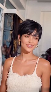 FESHFEN Pixie Cut Wigs Synthetic Short Brown with Highlights Pixie Haircut Wig with Bangs Glueless Layered Wig Wavy Wigs for Women