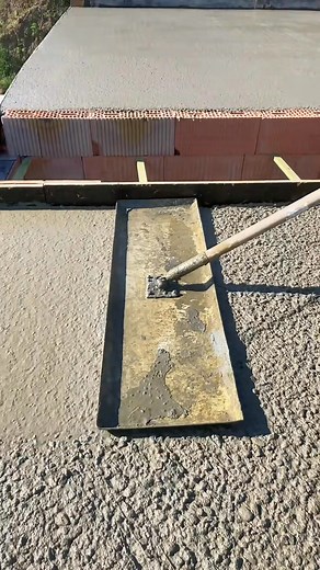 From the pour to the float! 🏗️ So satisfying watching that rough concrete turn into a perfectly smooth slab. #Concrete #Construction #ConcretePour #Satisfying #Building #ConcreteFinishing | Jack Contruction