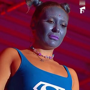 Emy Alupei s-a încumetat să sară de la 10 metri!😱 | Splash: Vedete la apă